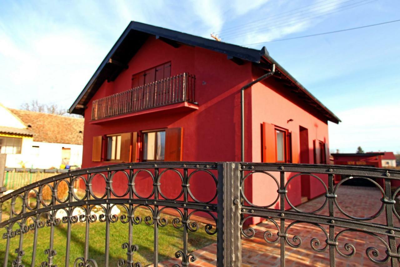 Villa Mons Aureus Popovac Exterior photo
